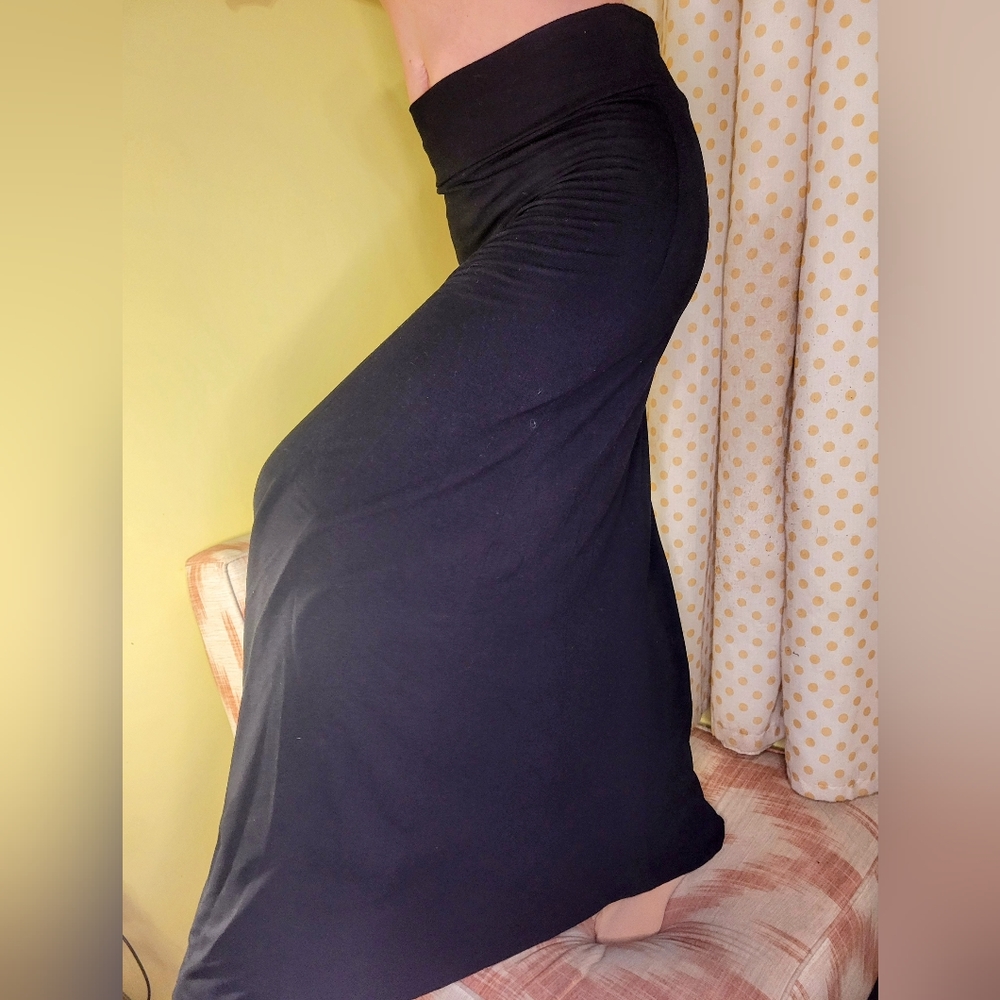 UK2LA Maxi A-Line stretchy black skirt, Medium